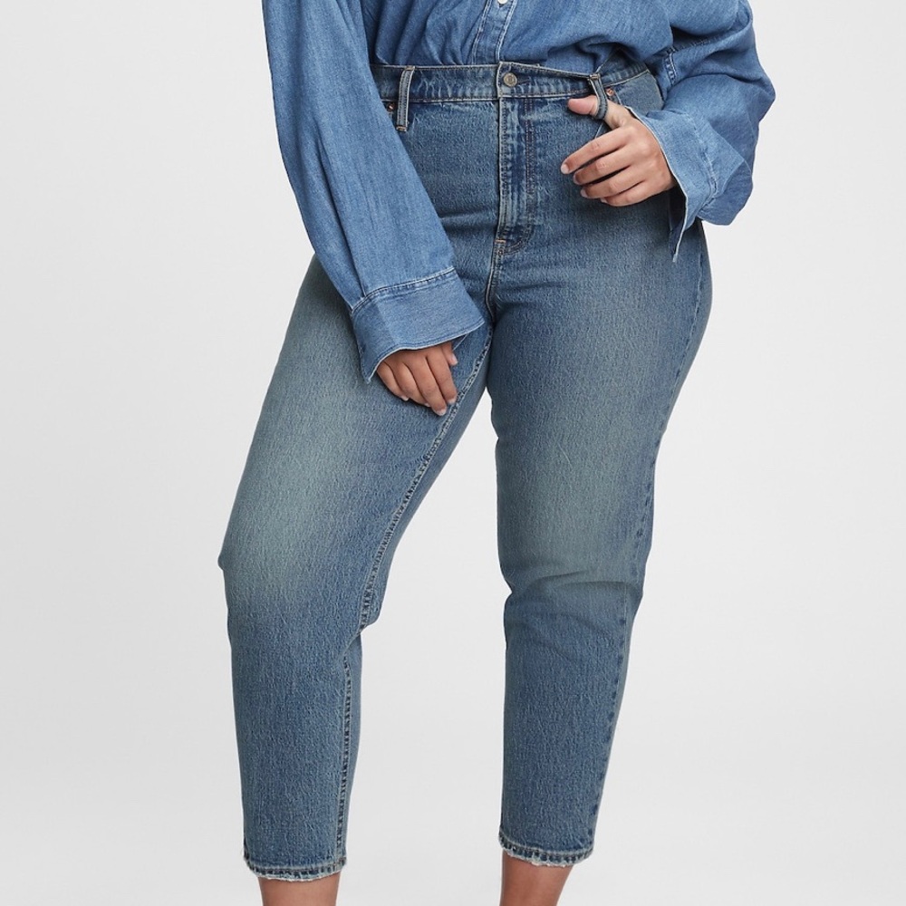 Gap Sky High Rise Mom Jeans With Washwell™ Color: Medium Indigo